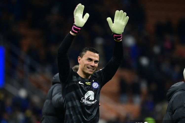 Kiper Inter Milan, Emil Audero, berekspresi seusai laga Liga Italia kontra Empoli pada 1 April 2024. Terkini, Emil Audero secara resmi menandatangani kontrak dengan Como 1907.(AFP/PIERO CRUCIATTI)