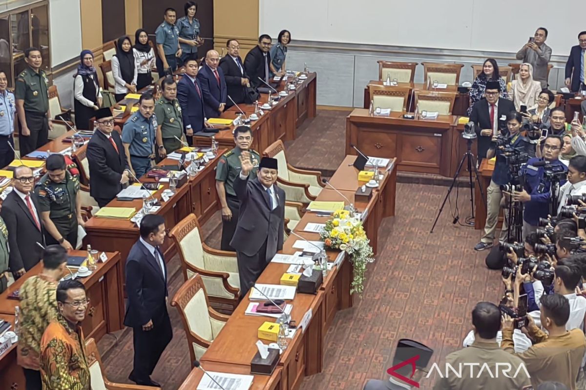 Rapat terakhir Menhan di Komisi I DPR sebelum Prabowo jadi Presiden