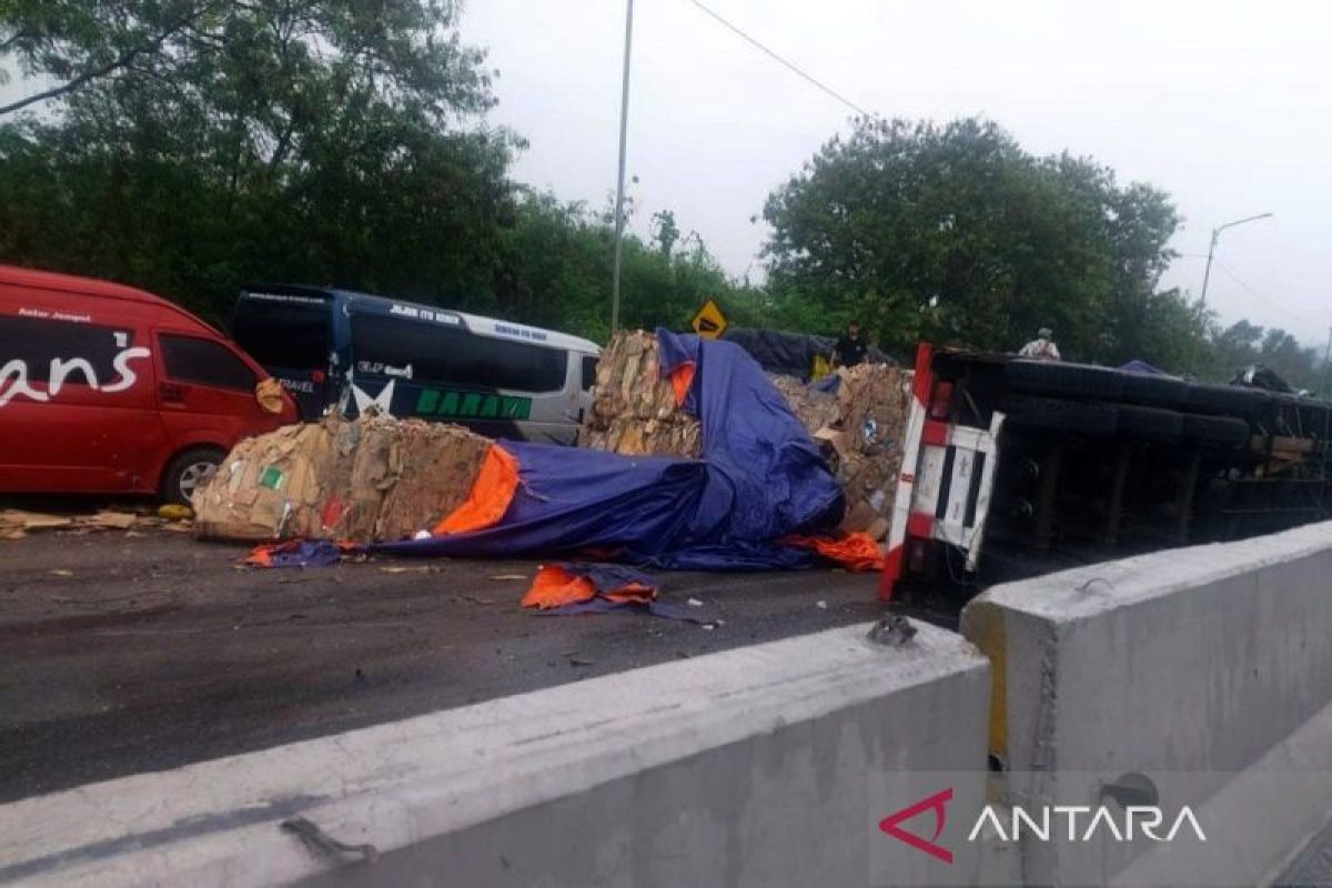 Jasa Marga percepat penanganan kecelakaan beruntun Tol Cipularang